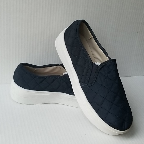 SOLD!!!SIZE 6.5 Wanted Railway Black Sneakers - Picture 2 of 7